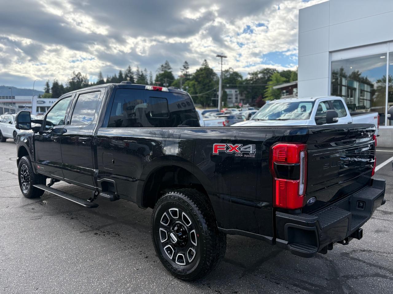 2026 Ford F-350 Super Duty SRW Platinum Photo2