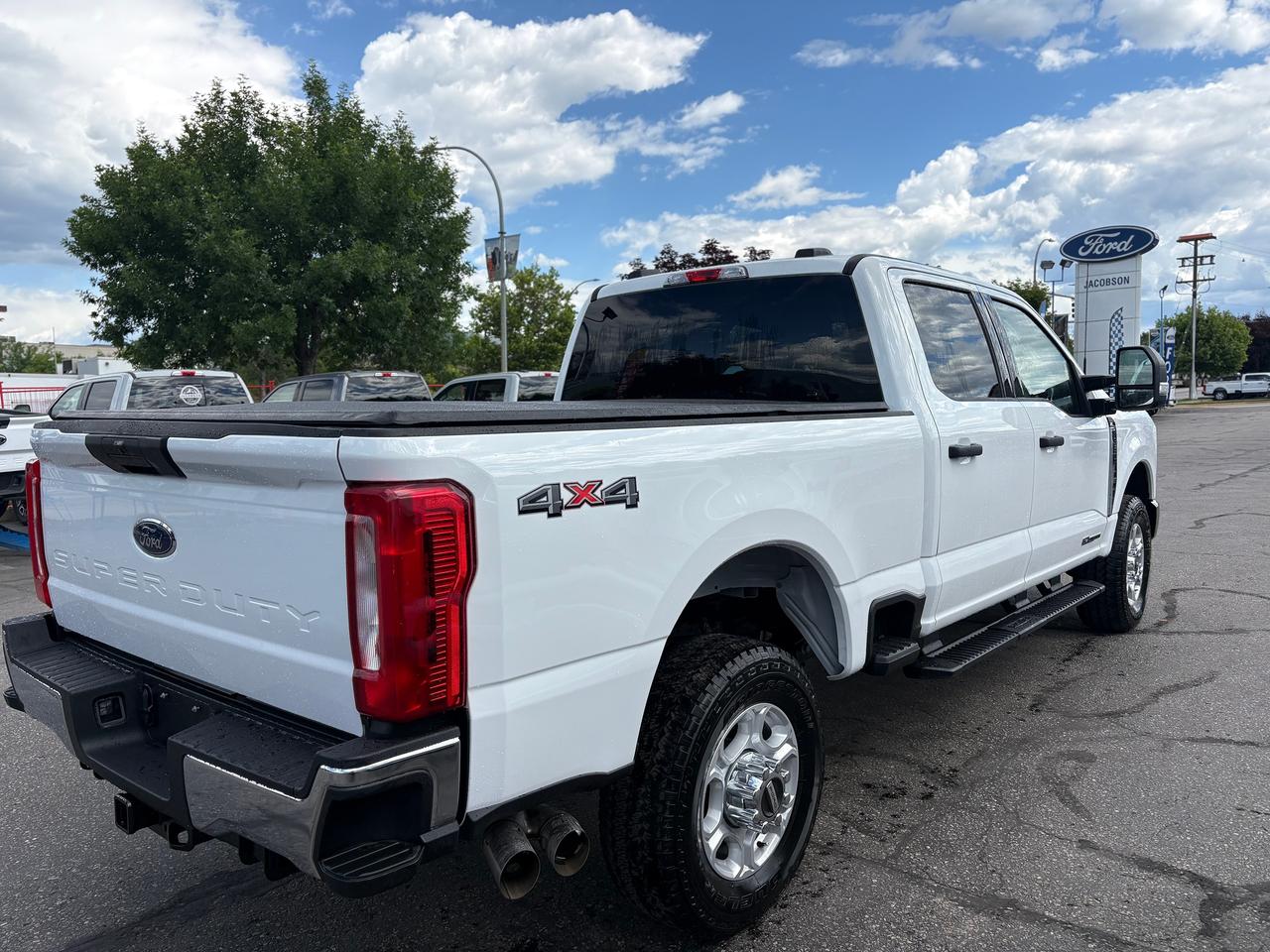 2026 Ford F-350 Super Duty SRW XLT Photo4