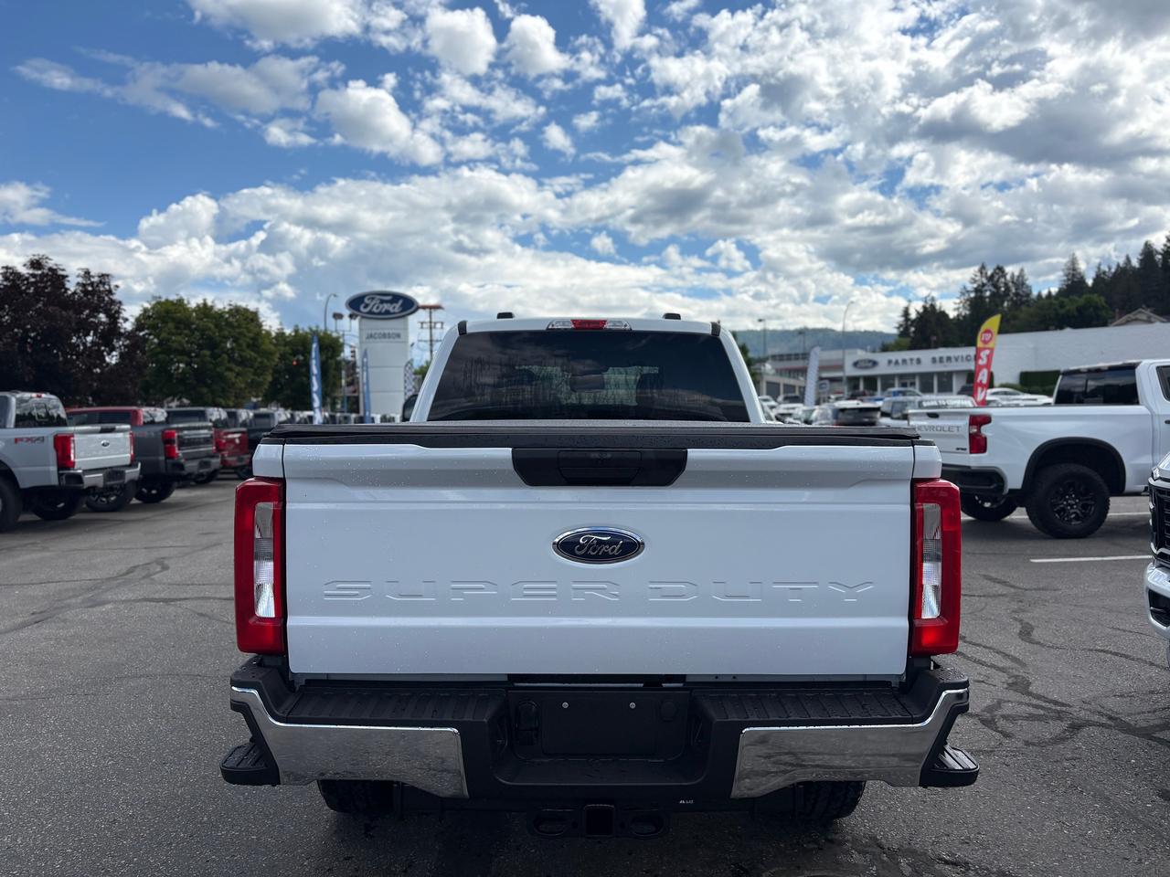 2026 Ford F-350 Super Duty SRW XLT Photo3
