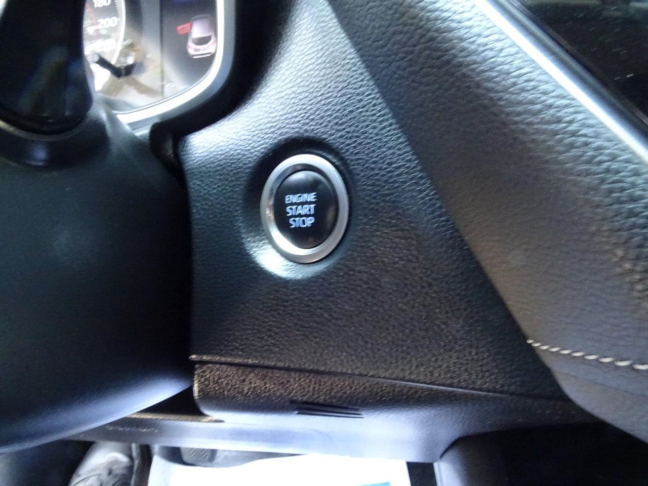2020 Toyota Corolla Hatchback SE Photo