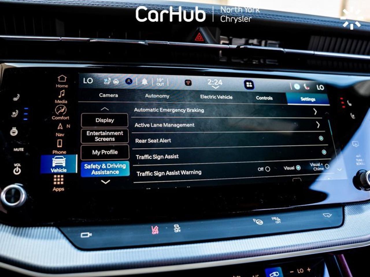 2025 Jeep Wagoneer S Premium AWD Panoroof Luxury Group Power Group Heated & Vented Seats Photo