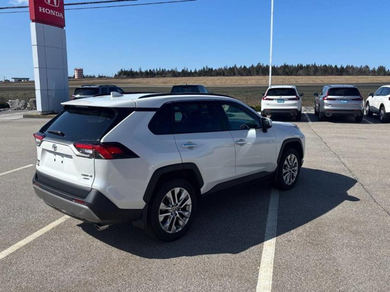 2025 Toyota RAV4 Limited AWD | Leather | Sunroof | Heated + Ventilated Seats | Heated Steering | JBL Audio and More ! Photo