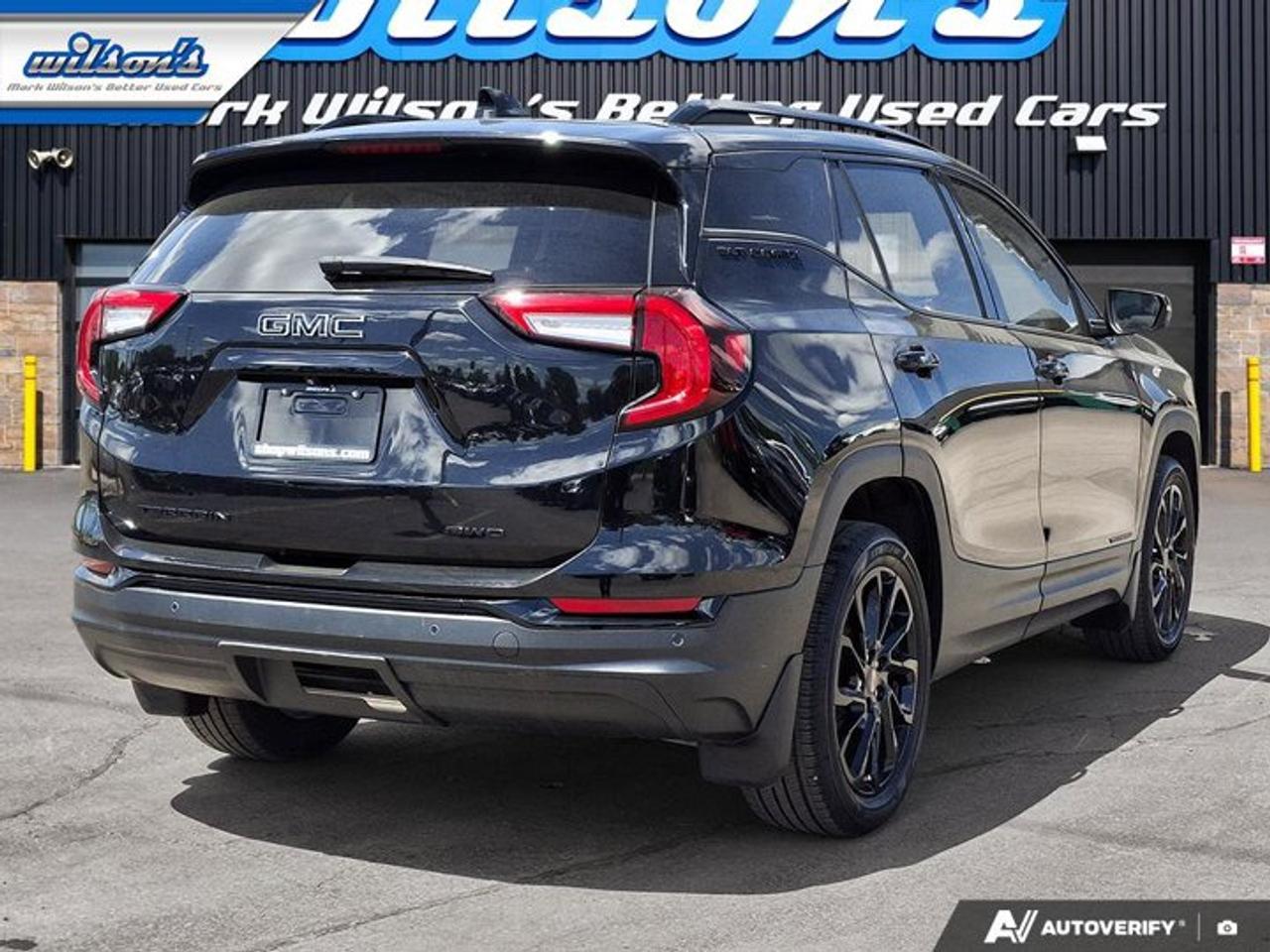 2024 GMC Terrain SLT AWD | Elevation Edition | Leather | Sunroof | Navi | Tech PKG | Heads up Display| and More ! Photo