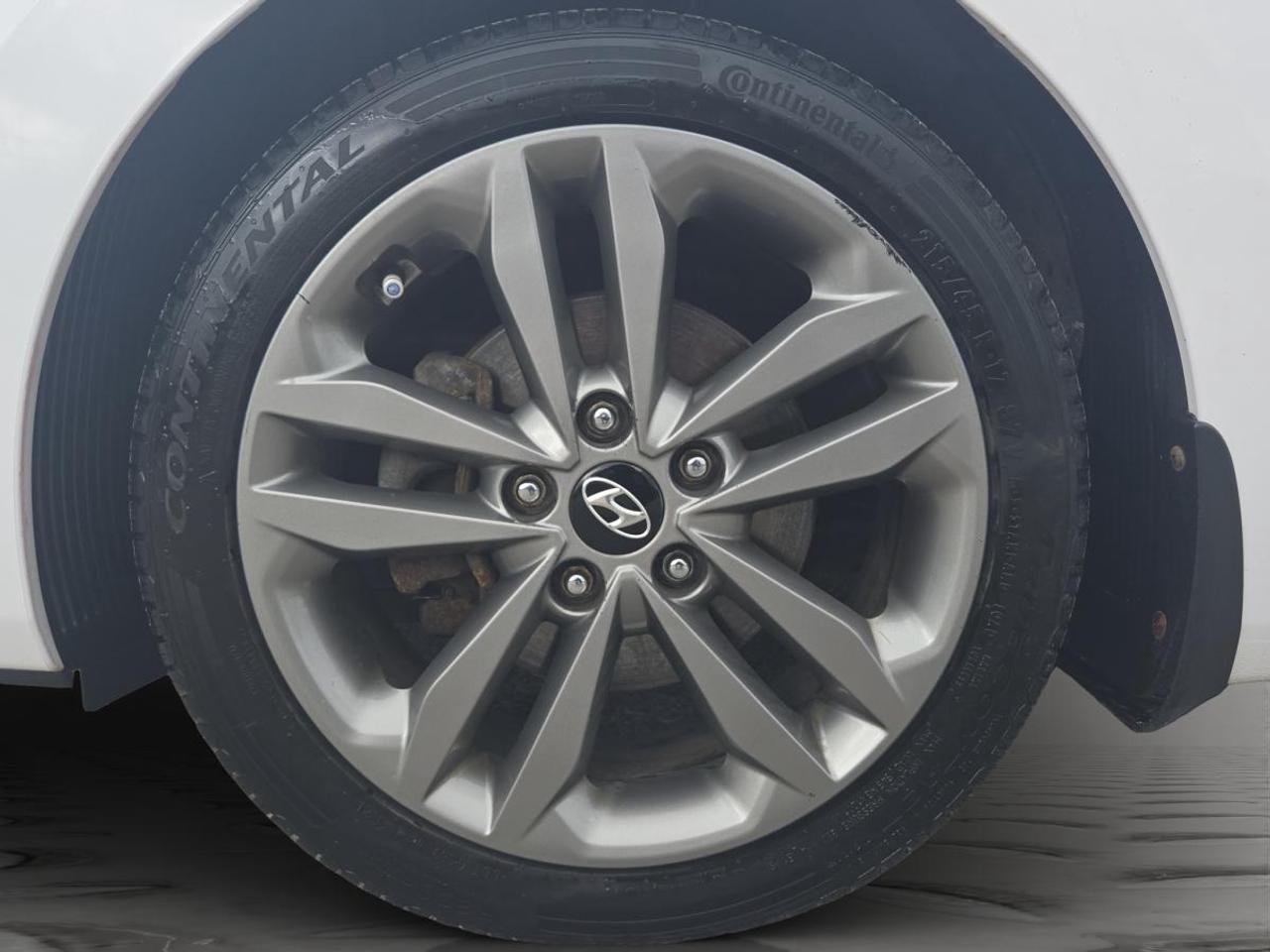 2016 Hyundai Elantra GT Limited Photo