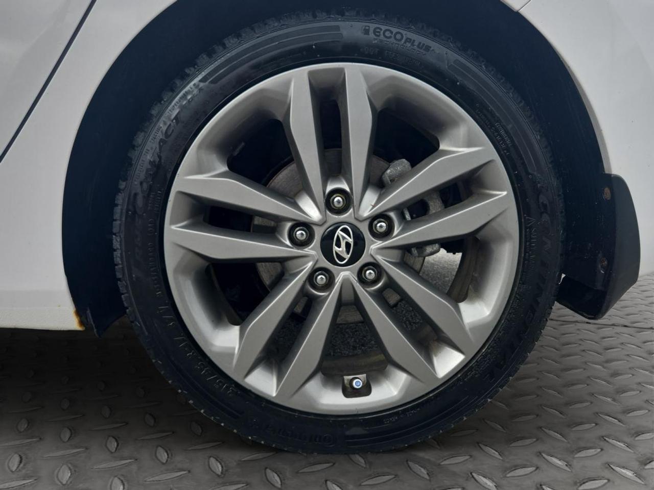 2016 Hyundai Elantra GT Limited Photo