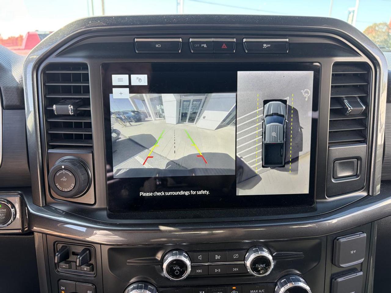 2023 Ford F-150 XLT Photo