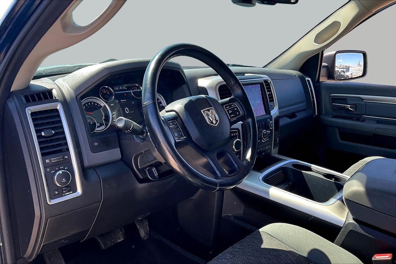 2019 RAM 1500 Classic WARLOCK Photo