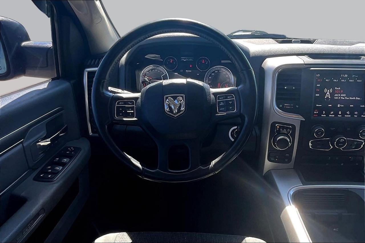 2019 RAM 1500 Classic WARLOCK Photo2