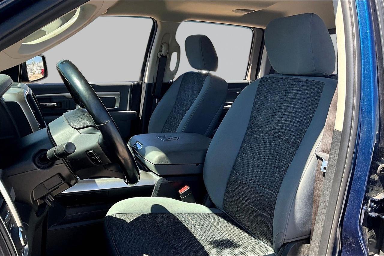 2019 RAM 1500 Classic WARLOCK Photo