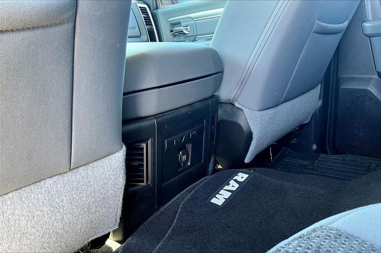 2019 RAM 1500 Classic WARLOCK Photo