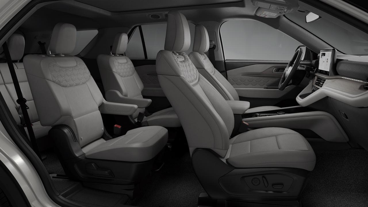 2026 Ford Explorer Platinum Photo
