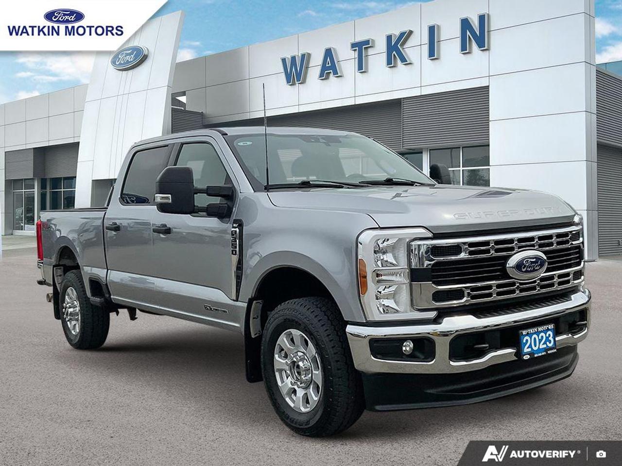 2023 Ford F-350 SuperCrew 4X4 XLT 6.7L DIESEL Photo6