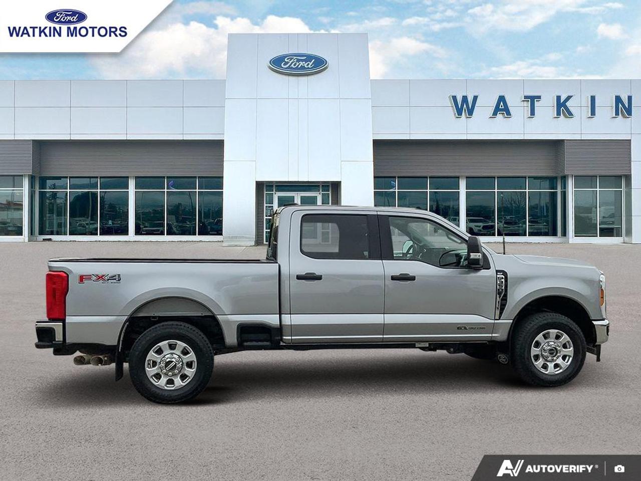 2023 Ford F-350 SuperCrew 4X4 XLT 6.7L DIESEL Photo5