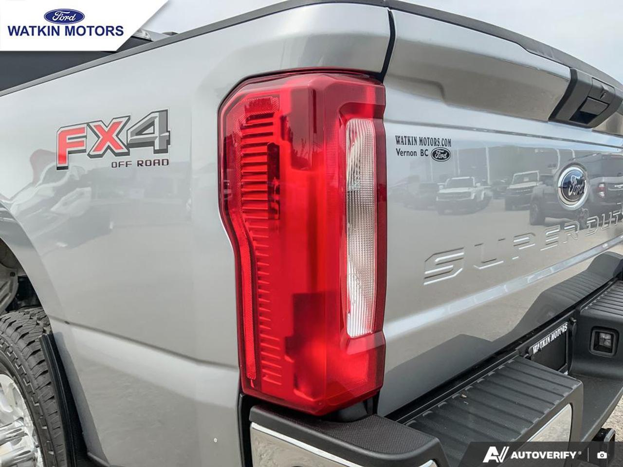 2023 Ford F-350 SuperCrew 4X4 XLT 6.7L DIESEL Photo13