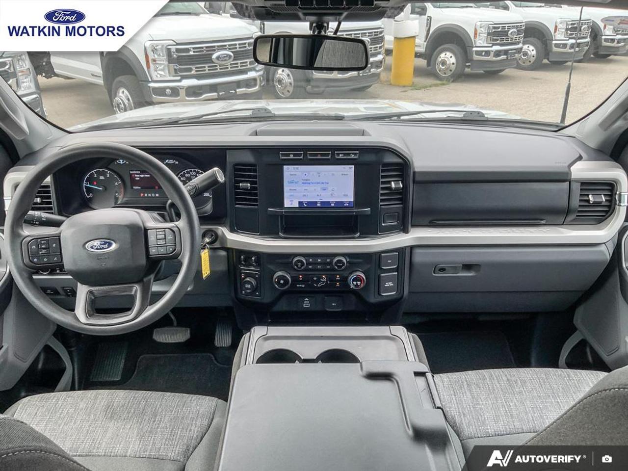 2023 Ford F-350 SuperCrew 4X4 XLT 6.7L DIESEL Photo26