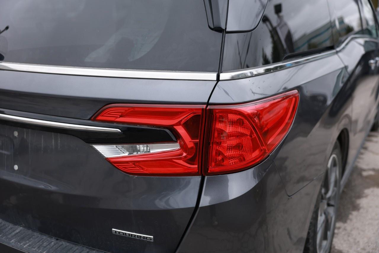 2023 Honda Odyssey Touring Auto Photo