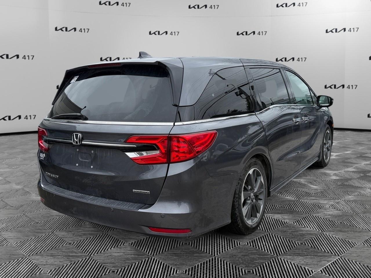 2023 Honda Odyssey Touring Auto Photo