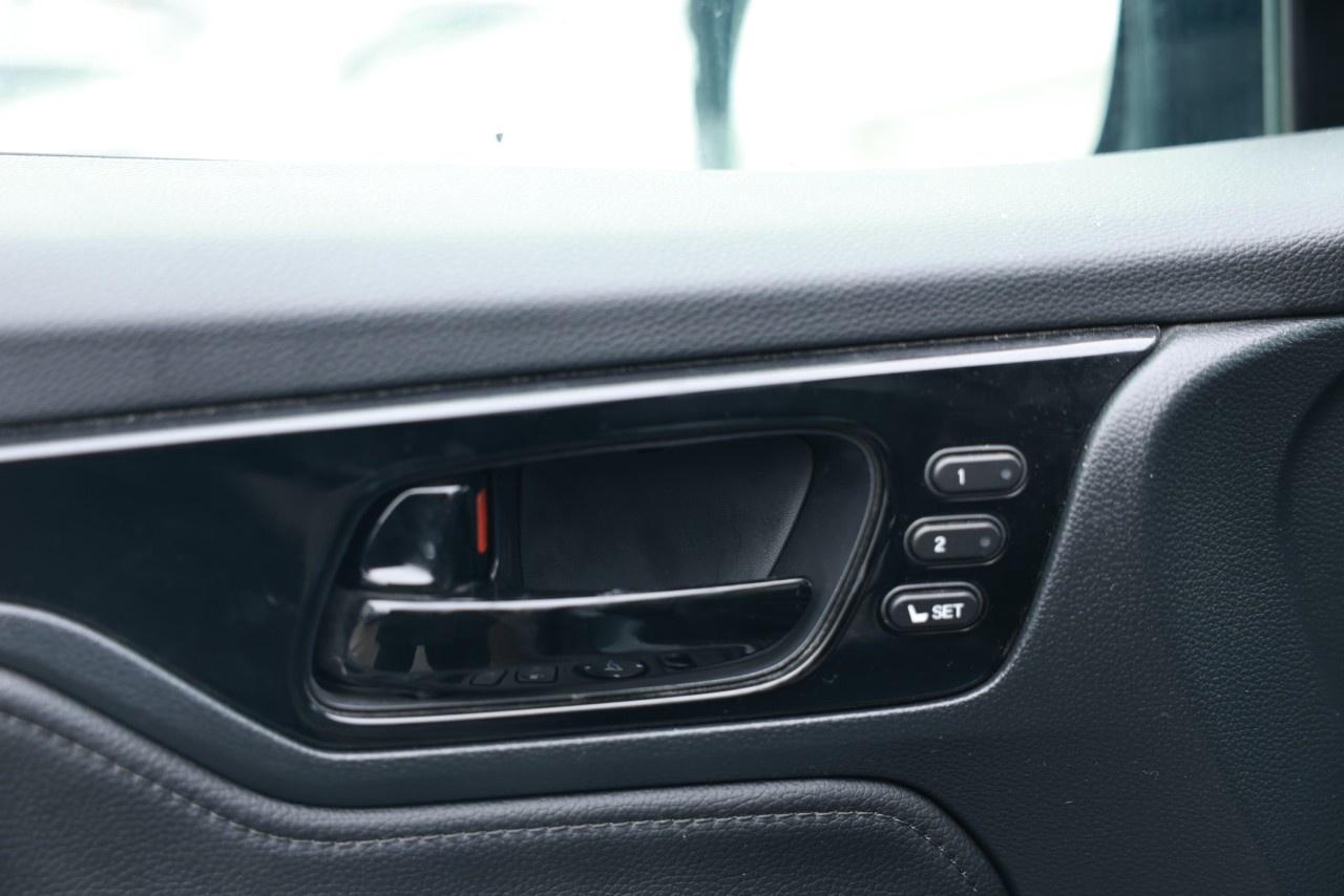 2023 Honda Odyssey Touring Auto Photo