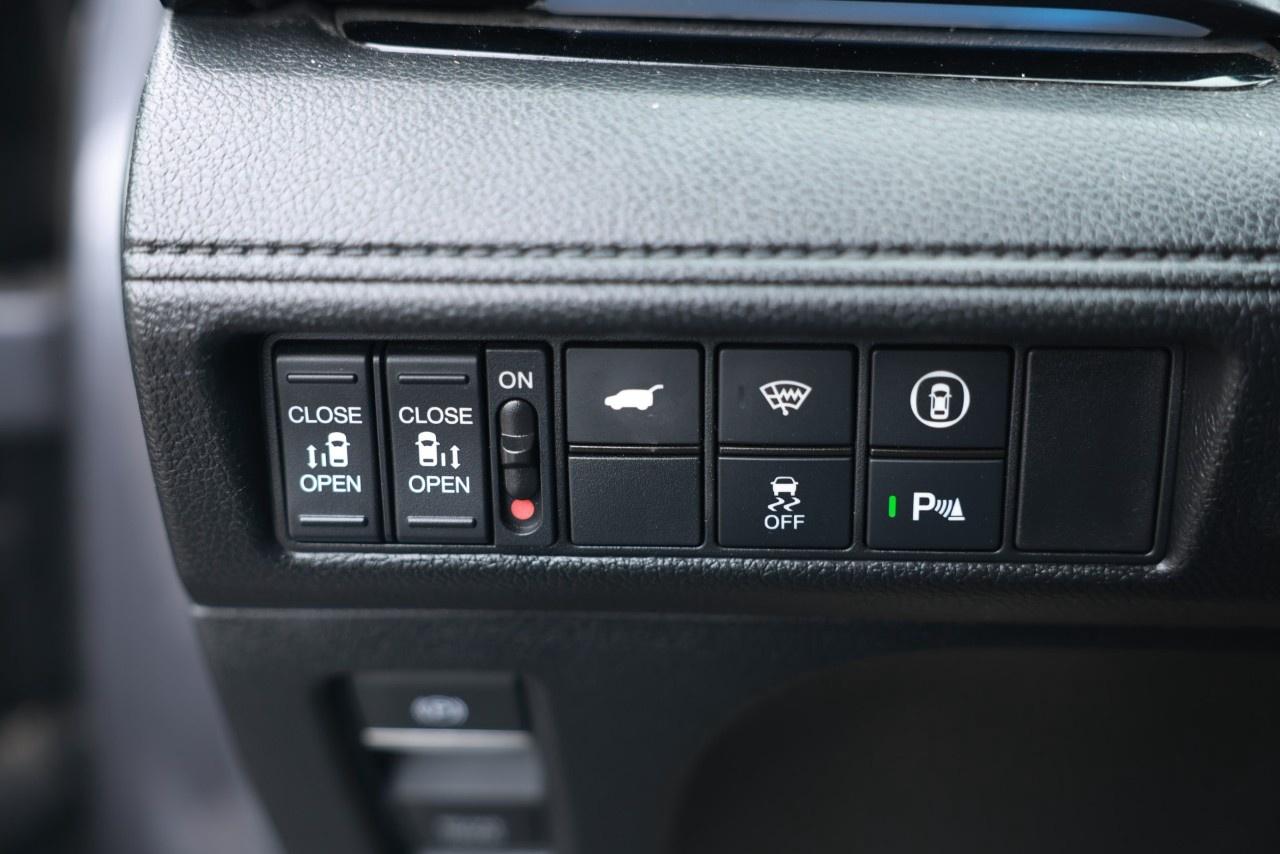 2023 Honda Odyssey Touring Auto Photo