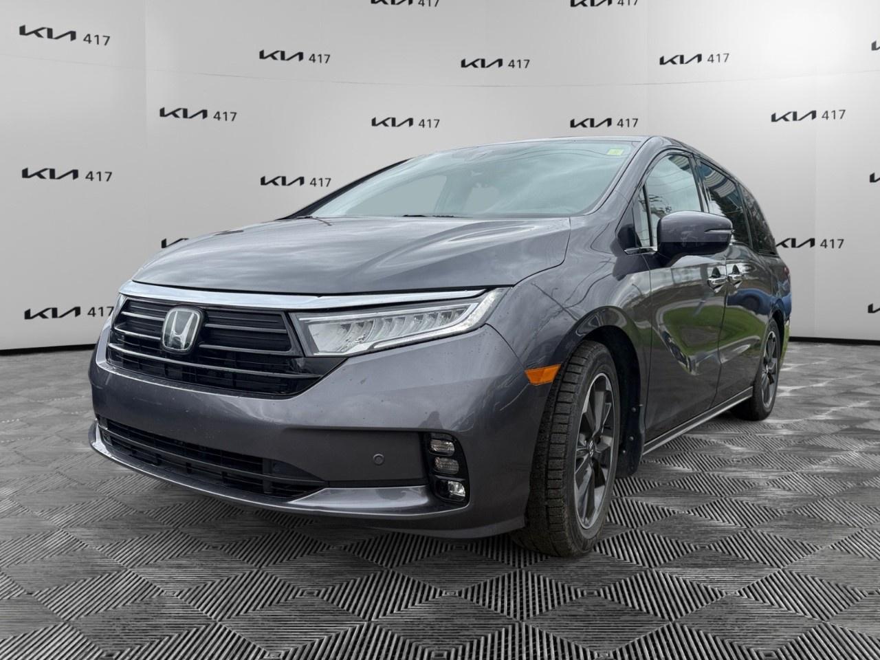 2023 Honda Odyssey Touring Auto Photo0