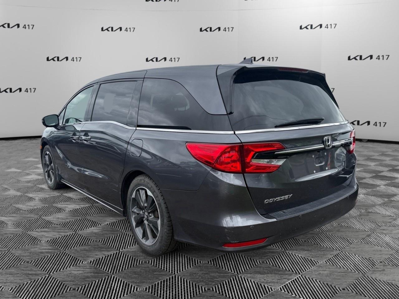 2023 Honda Odyssey Touring Auto Photo