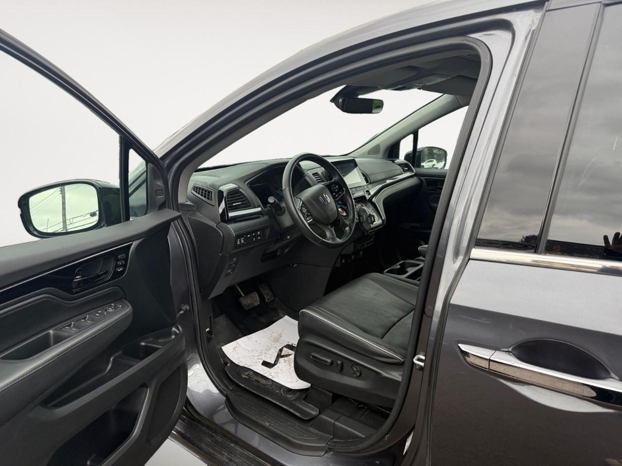 2023 Honda Odyssey Touring Auto Photo