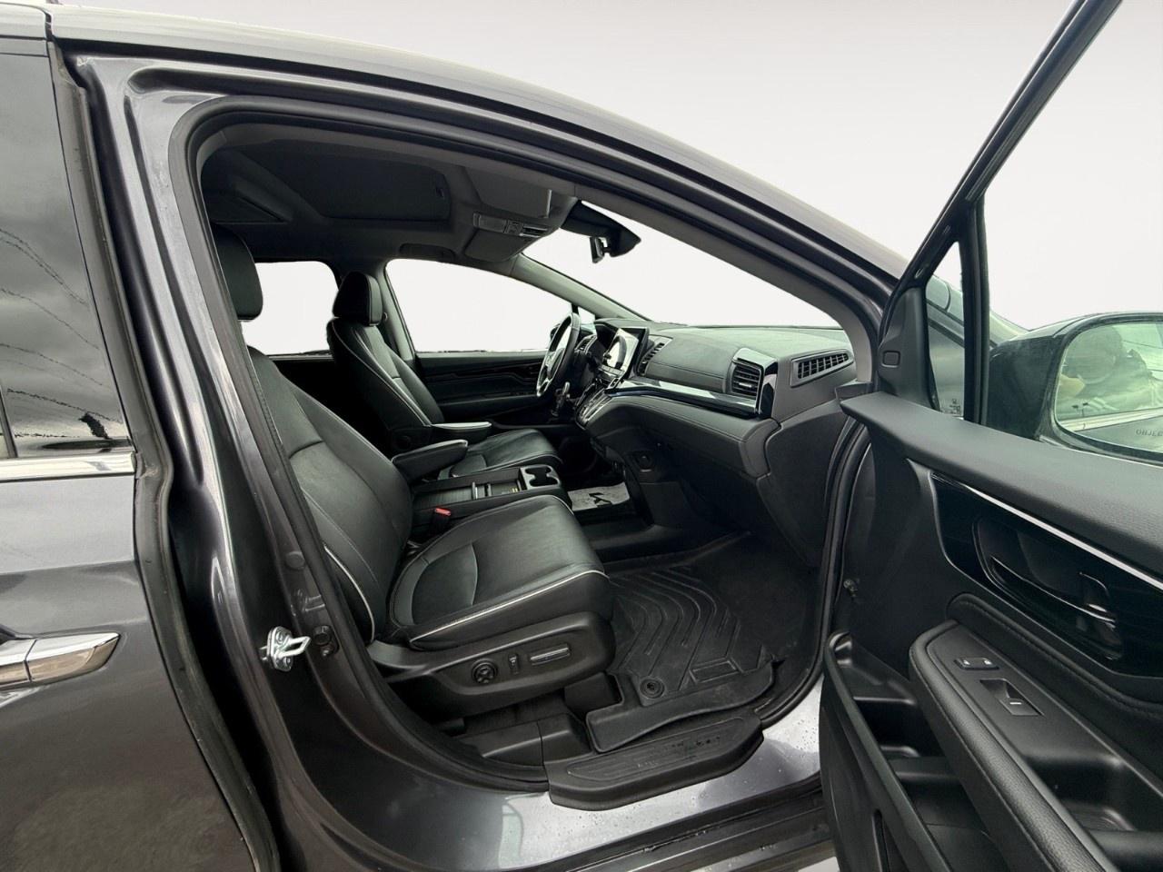 2023 Honda Odyssey Touring Auto Photo