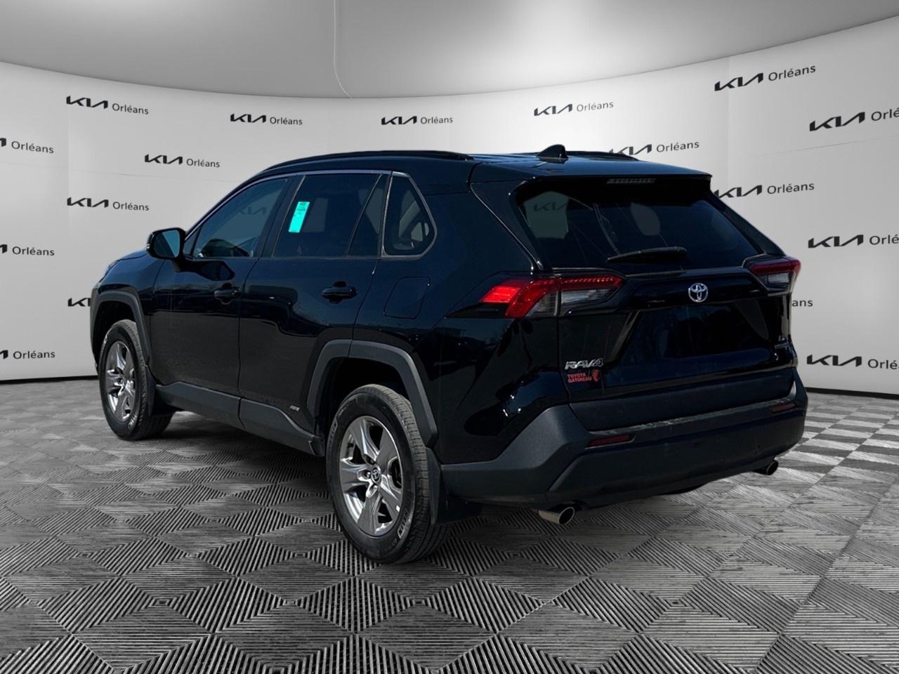 2023 Toyota RAV4 LE AWD Photo