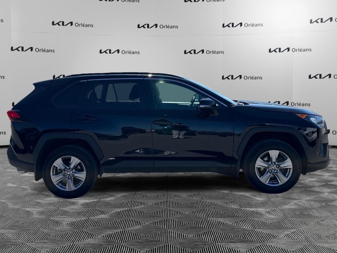 2023 Toyota RAV4 LE AWD Photo