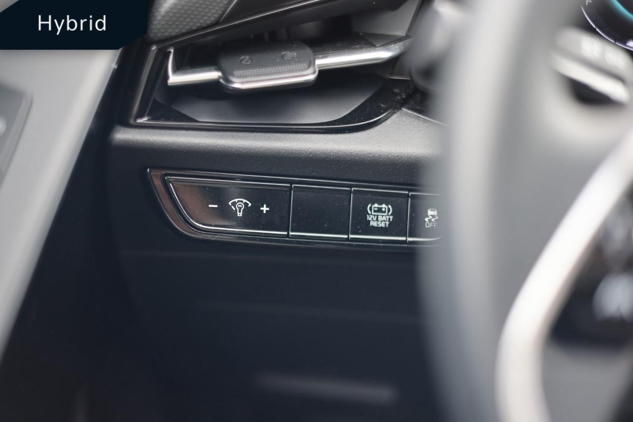 2023 Kia NIRO LX FWD Photo