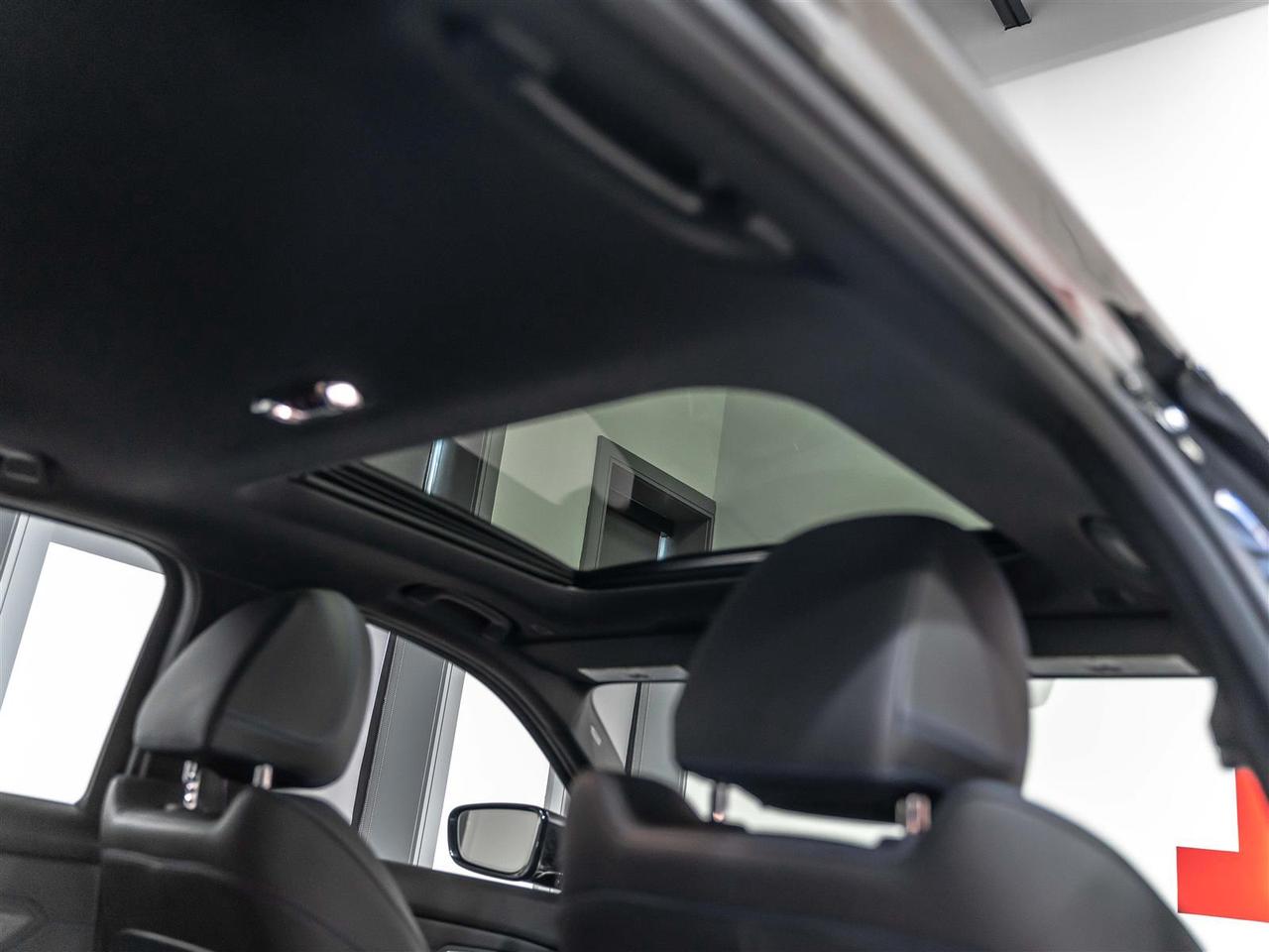 2022 BMW 318 M340i xDrive|PREMIUM ENHANCED|CARBON|ACCIDENT FREE Photo