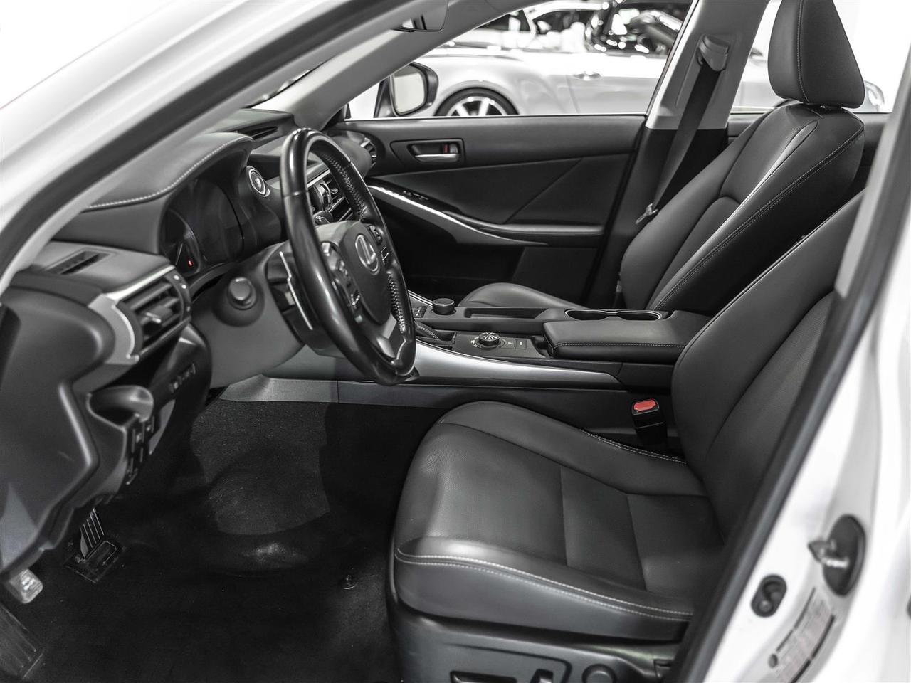 2019 Lexus IS IS 300|AWD|ADAPT CRUISE|BLINDSPOT|REAR CAM|LOADED Photo