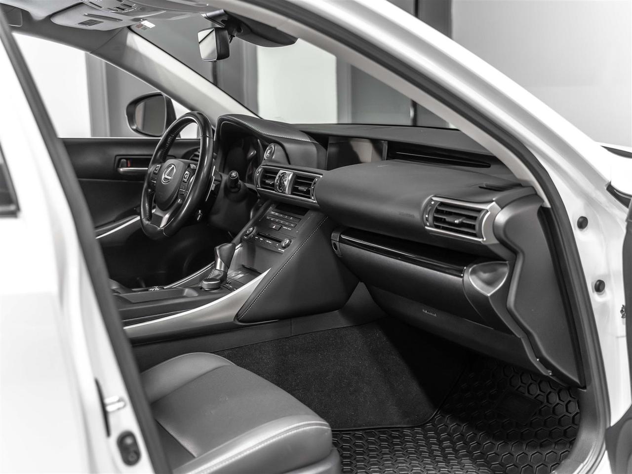 2019 Lexus IS IS 300|AWD|ADAPT CRUISE|BLINDSPOT|REAR CAM|LOADED Photo