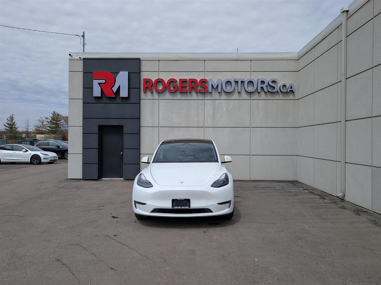 2022 Tesla Model Y LONG RANGE AWD - DUAL MOTOR Photo