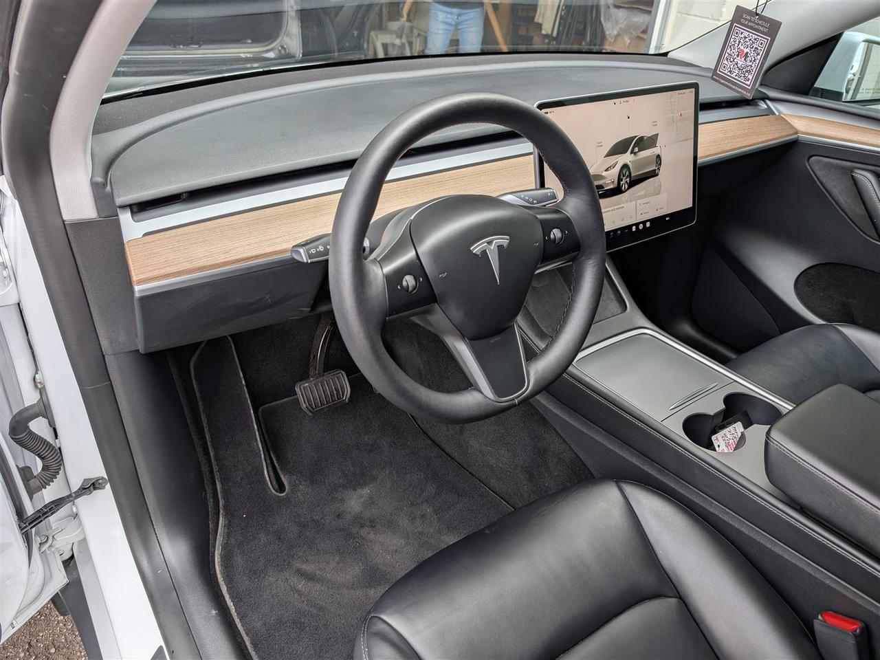 2022 Tesla Model Y LONG RANGE AWD - DUAL MOTOR Photo
