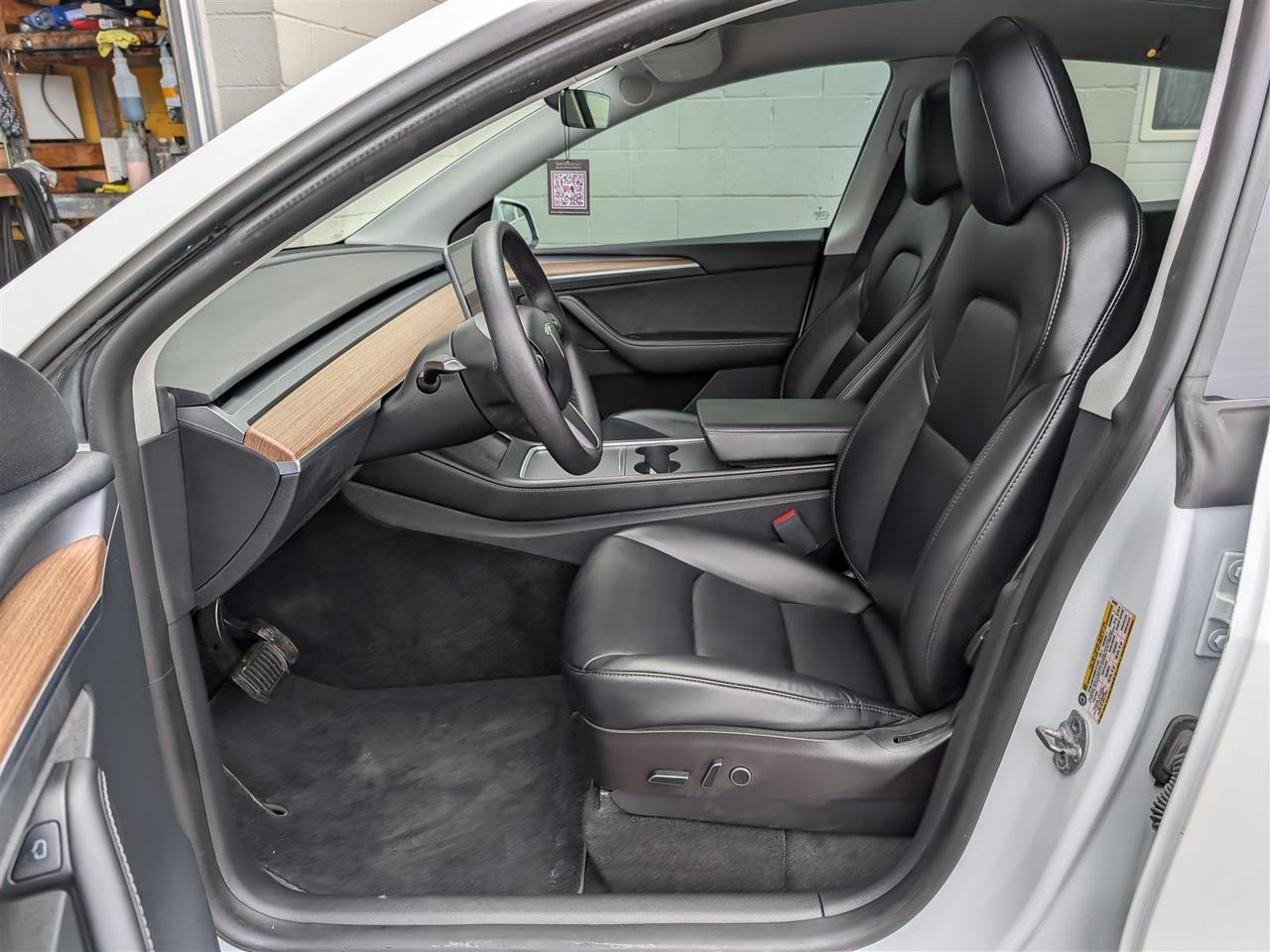 2022 Tesla Model Y LONG RANGE AWD - DUAL MOTOR Photo