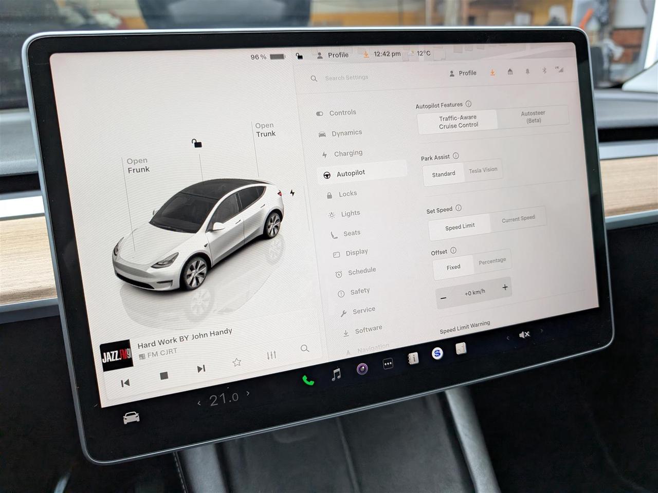 2022 Tesla Model Y LONG RANGE AWD - DUAL MOTOR Photo