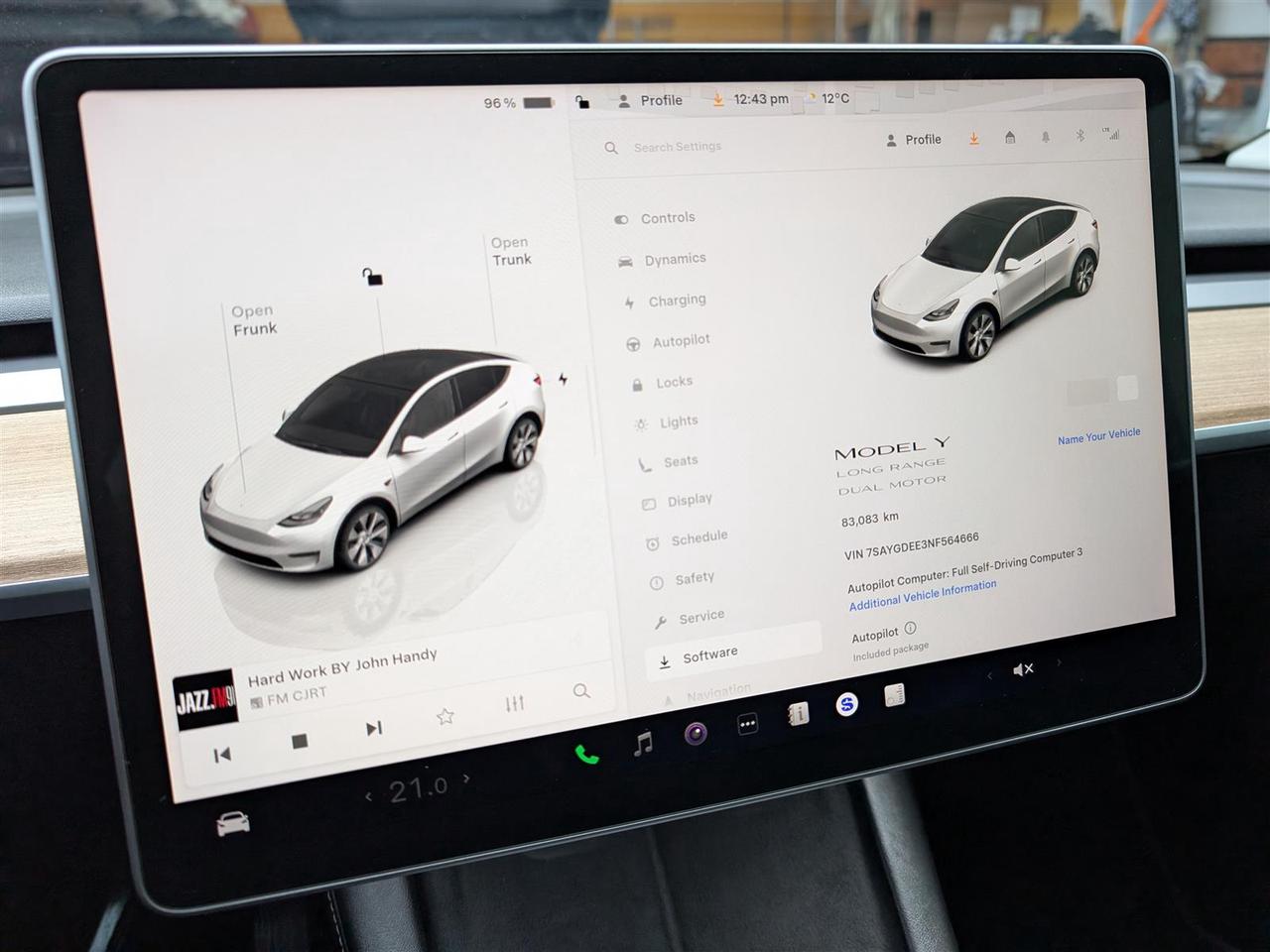 2022 Tesla Model Y LONG RANGE AWD - DUAL MOTOR Photo