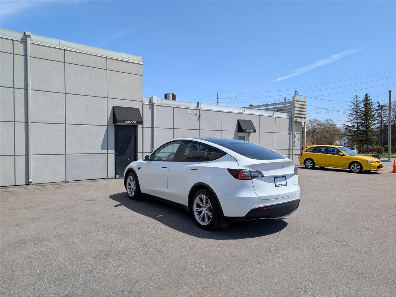 2020 Tesla Model Y LONG RANGE AWD - DUAL MOTOR Photo2