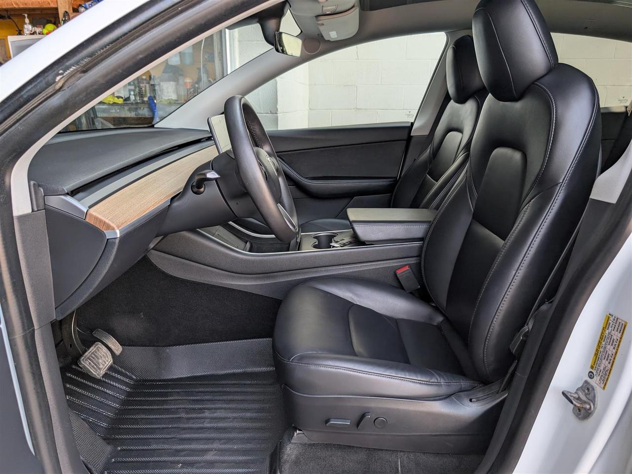 2020 Tesla Model Y LONG RANGE AWD - DUAL MOTOR Photo