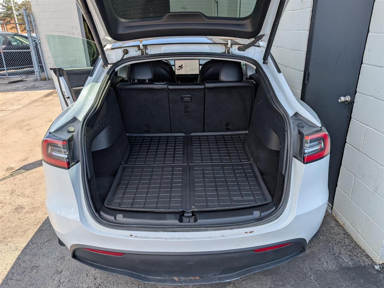 2020 Tesla Model Y LONG RANGE AWD - DUAL MOTOR Photo