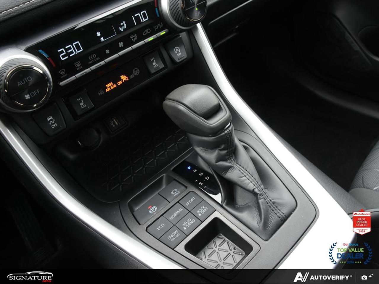 2024 Toyota RAV4 XLE AWD No Accident Sunroof Carplay BSM Photo