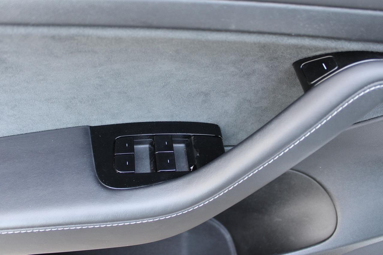 2020 Tesla Model 3 STANDARD RANGE PLUS Photo