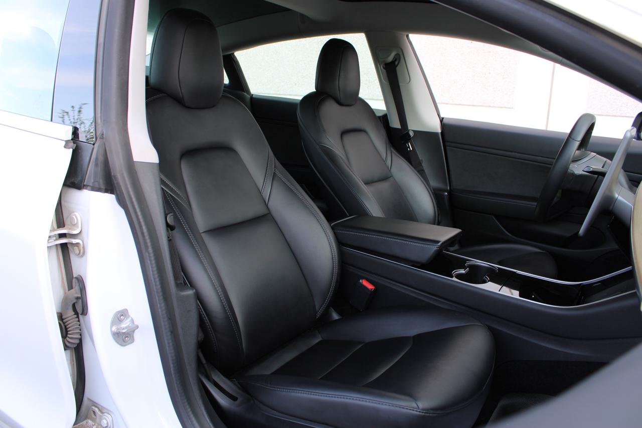 2020 Tesla Model 3 STANDARD RANGE PLUS Photo