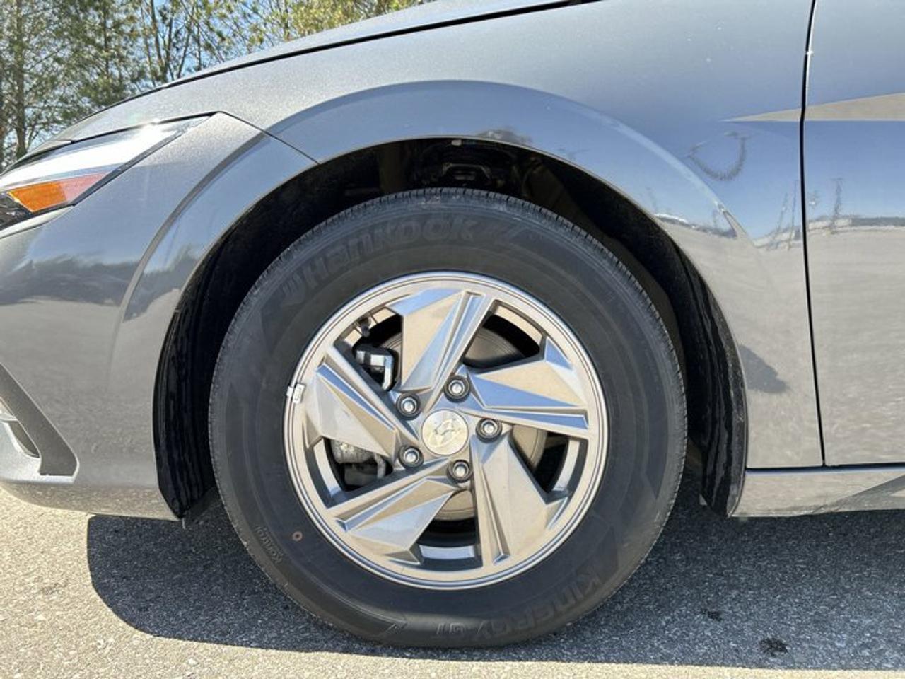 2025 Hyundai Elantra Essential | No Accidents Photo