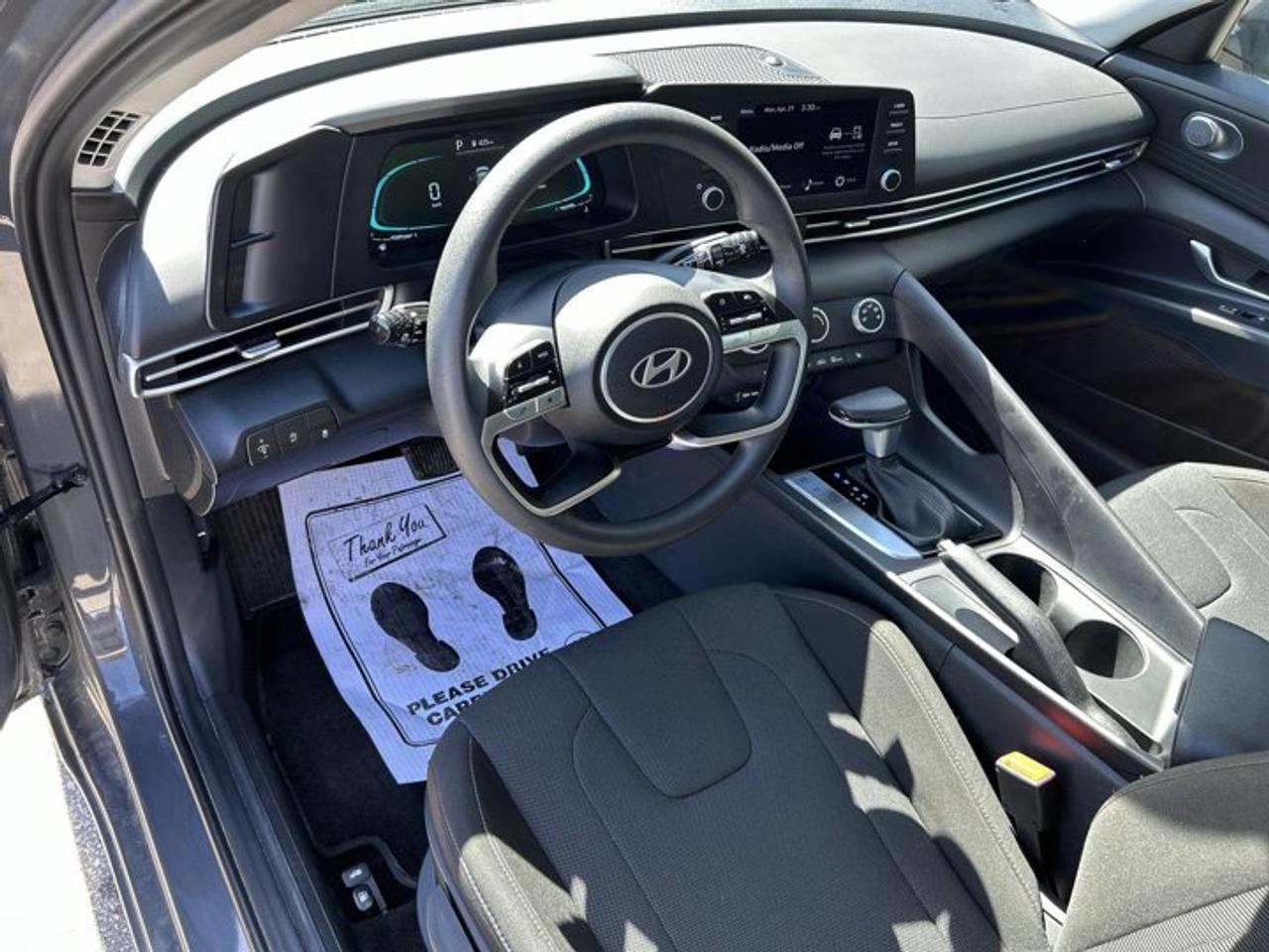 2025 Hyundai Elantra Essential | No Accidents Photo