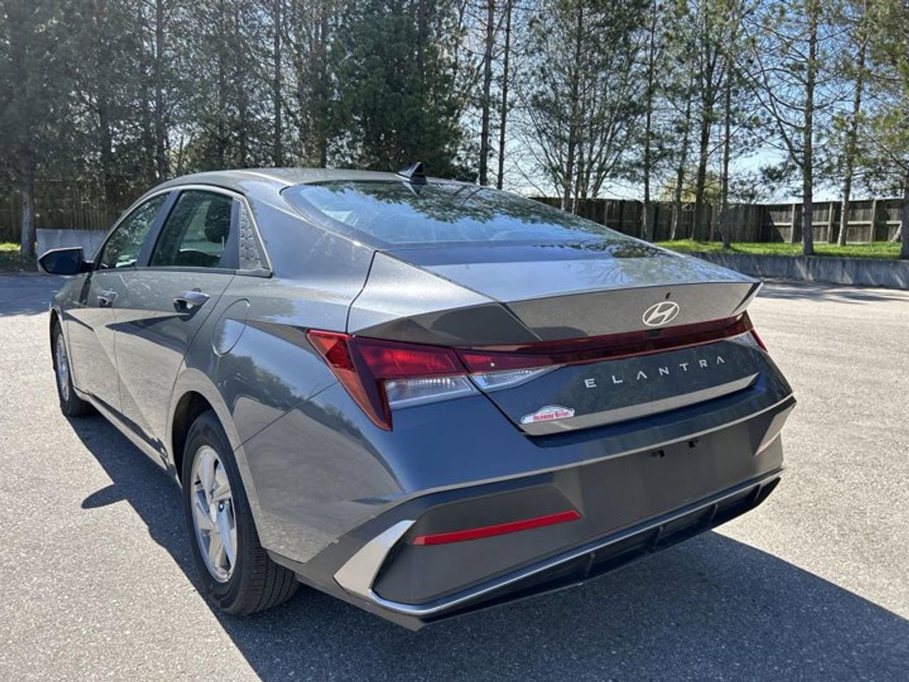2025 Hyundai Elantra Essential | No Accidents Photo