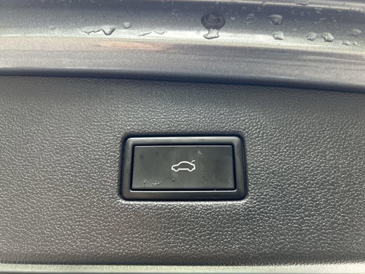 2022 Volkswagen Tiguan Highline R-Line 4WD | No Accidents | 360 Camera | Ventilated Seats Photo