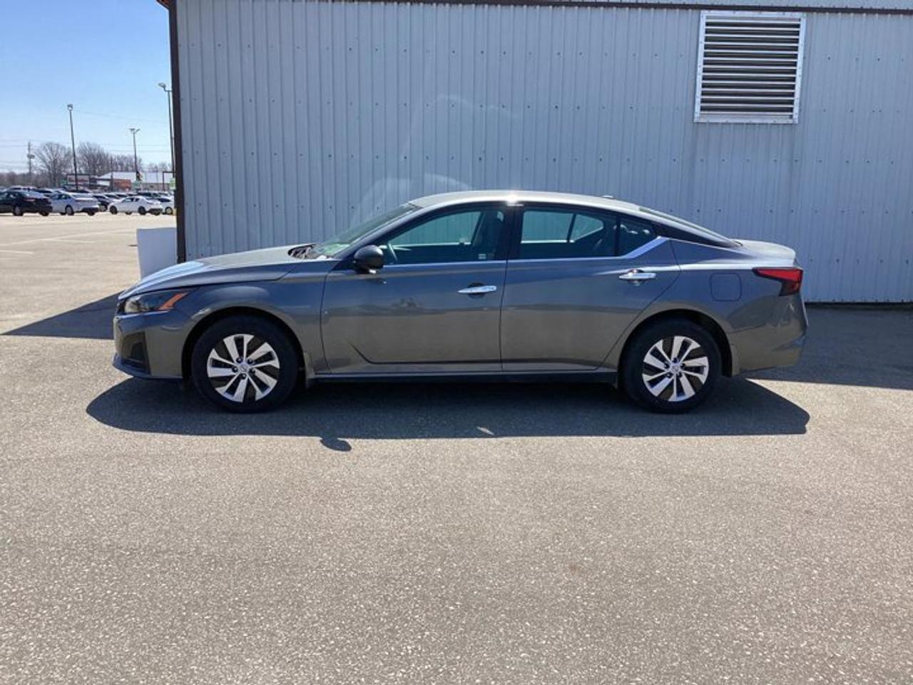 2025 Nissan Altima S AWD Photo