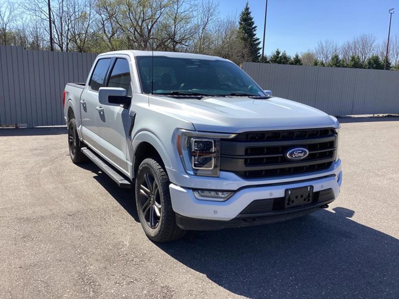 2022 Ford F-150 LARIAT SuperCrew 5.5' Box 4WD | Panoramic Roof Photo3